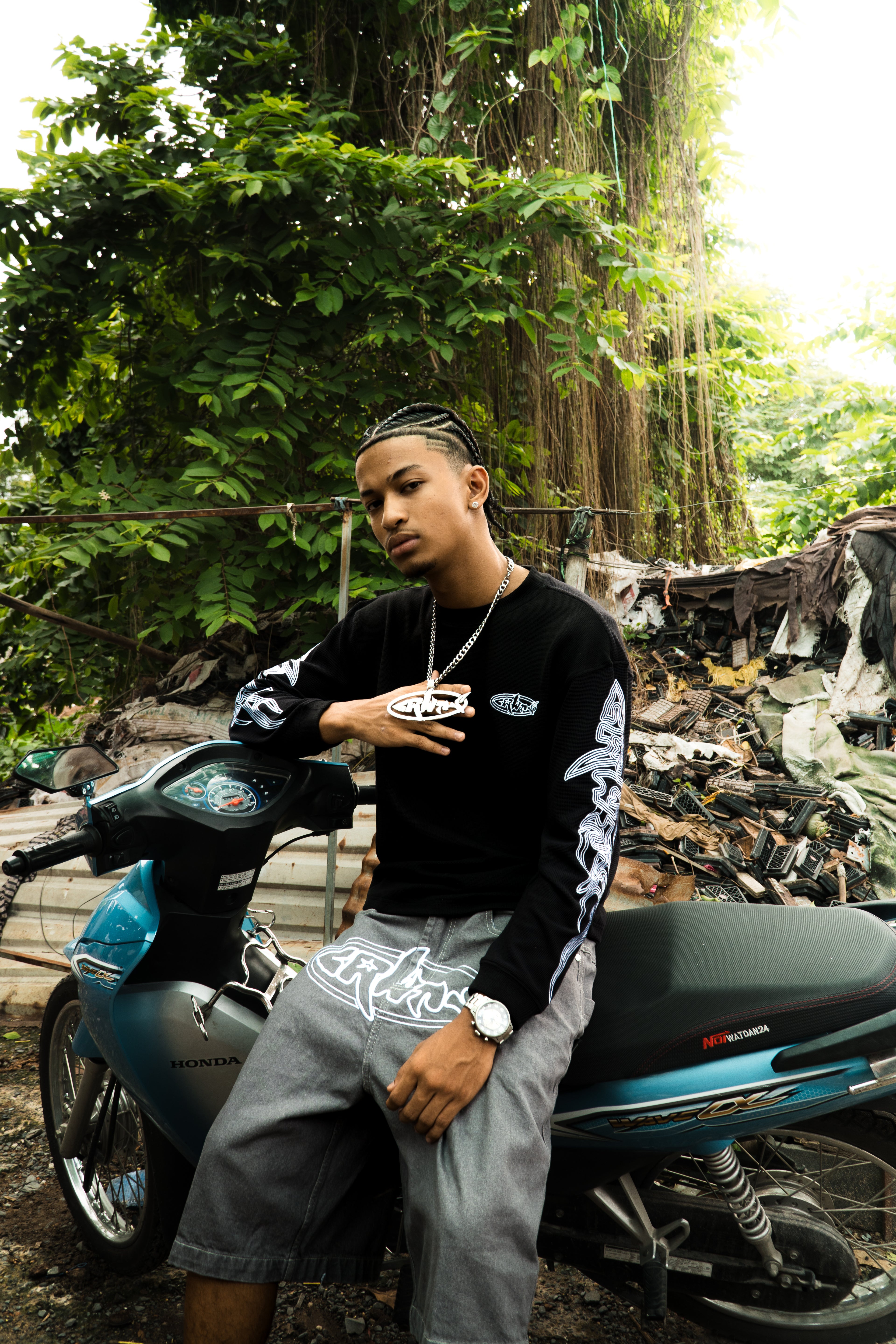 Embroidery Longsleeves - CRUEHAWTS