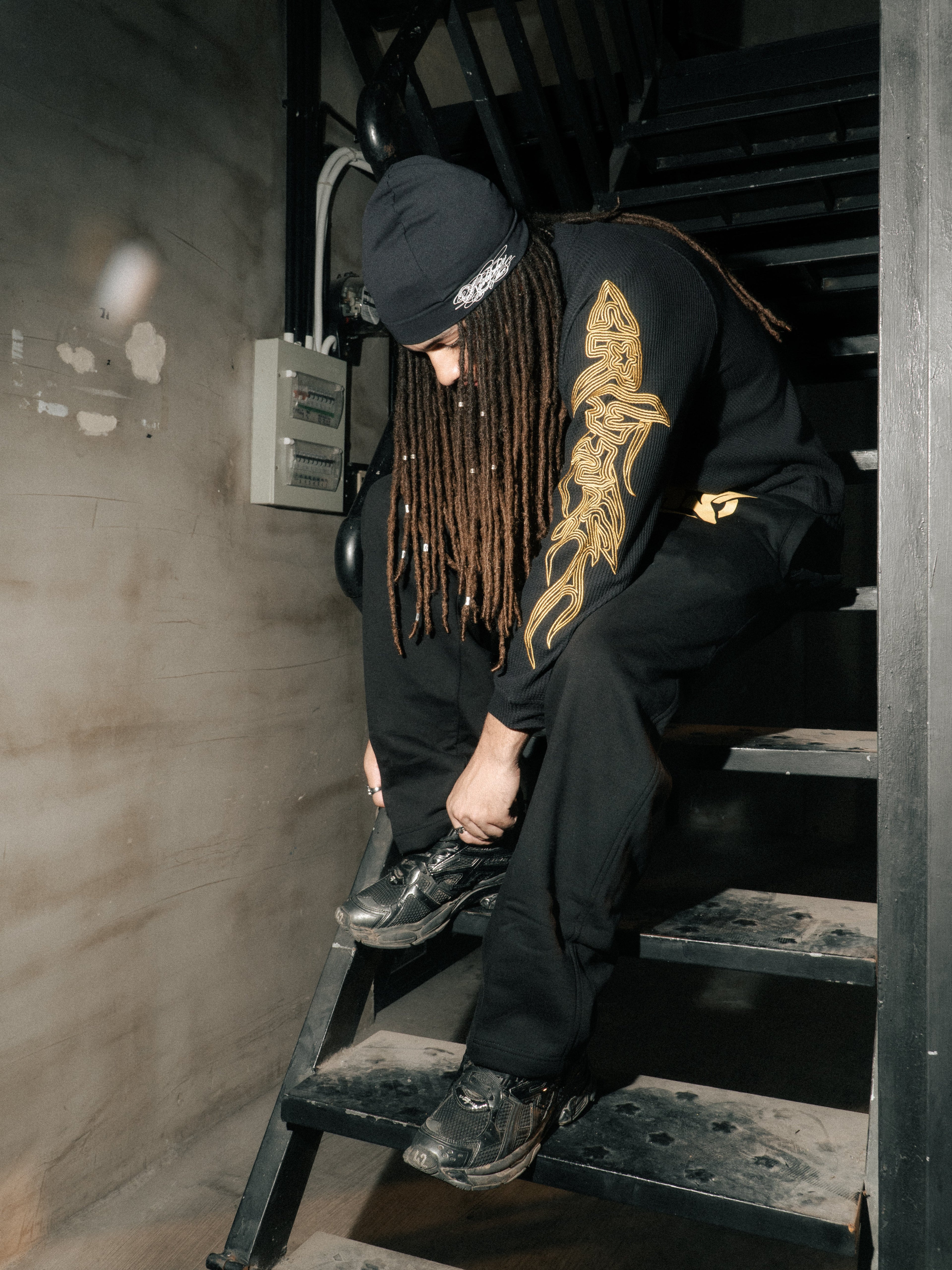 Embroidery Longsleeves CRUEHAWTS