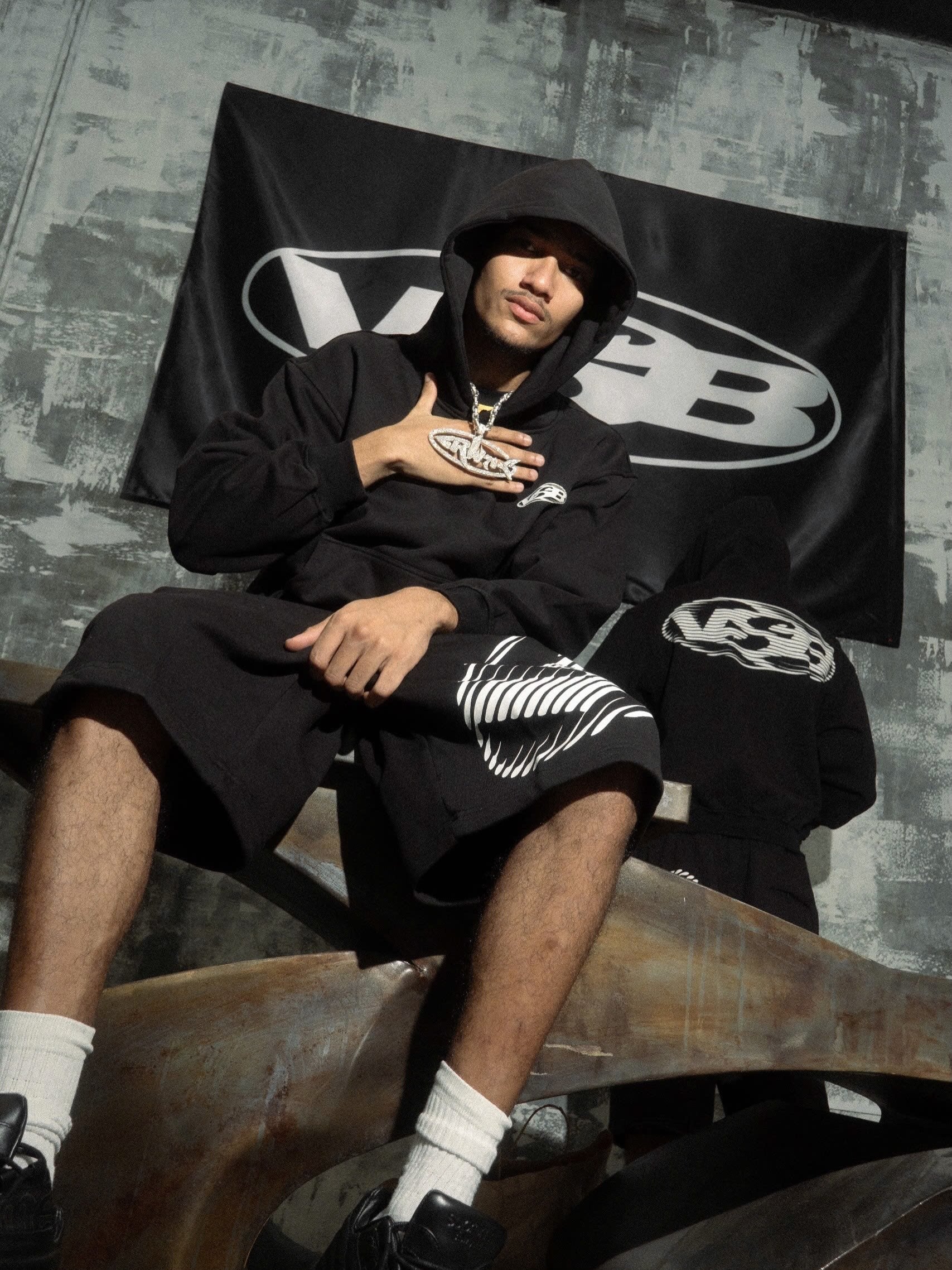 SIGNATURE HOODIE CRUEHAWTS